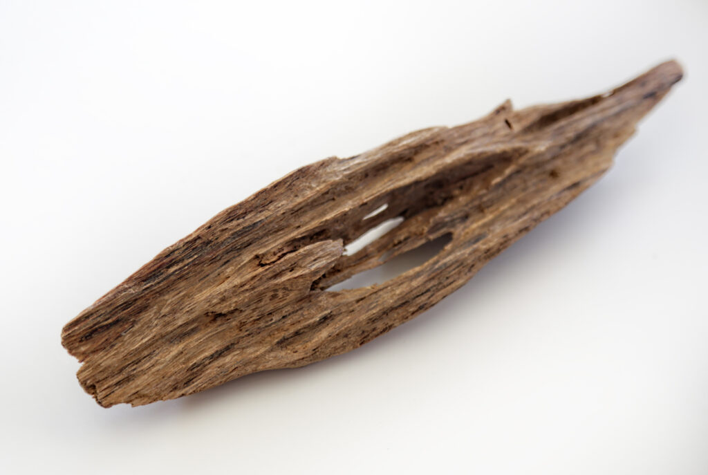 Vintage Sinking Almahera Agarwood by Ensar Oud 