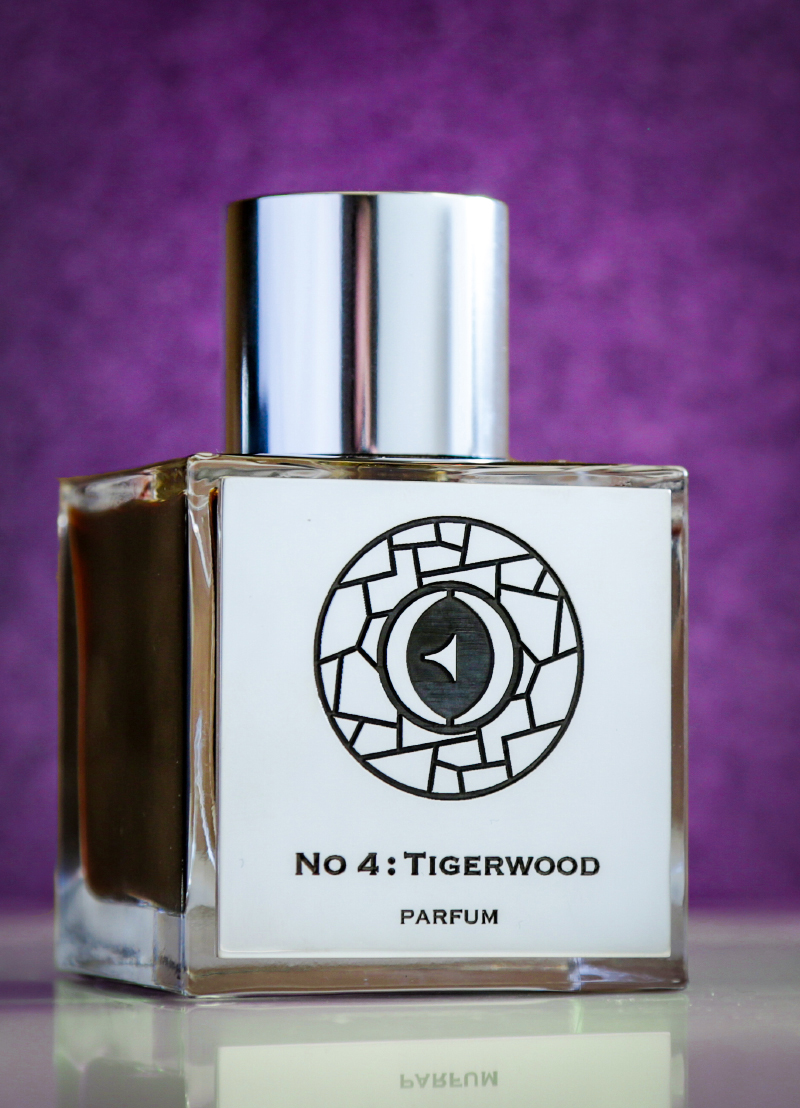 EO No 4 Tigerwood Perfume by Ensar Oud