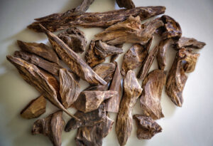 Sinking-Grade Sekadau Agarwood by Ensar Oud